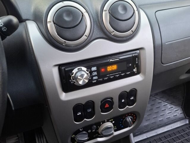 Серый Дачия Сандеро, объемом двигателя 1.6 л и пробегом 200 тыс. км за 6400 $, фото 18 на Automoto.ua