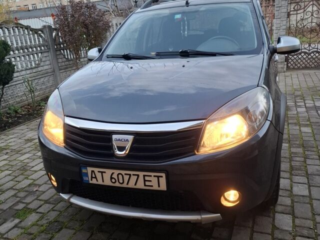 Серый Дачия Сандеро, объемом двигателя 1.6 л и пробегом 200 тыс. км за 6400 $, фото 7 на Automoto.ua