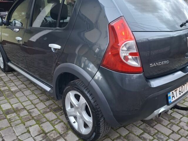 Серый Дачия Сандеро, объемом двигателя 1.6 л и пробегом 200 тыс. км за 6400 $, фото 5 на Automoto.ua