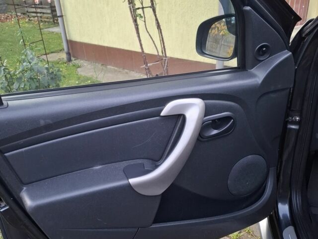 Серый Дачия Сандеро, объемом двигателя 1.6 л и пробегом 200 тыс. км за 6400 $, фото 19 на Automoto.ua