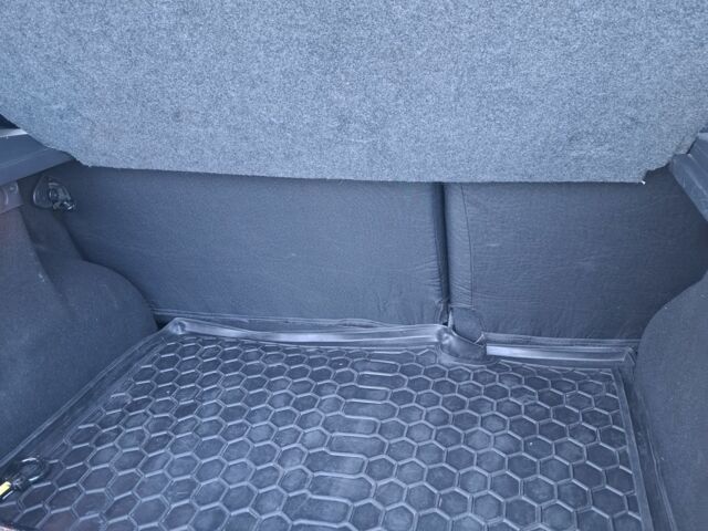 Серый Дачия Сандеро, объемом двигателя 1.6 л и пробегом 200 тыс. км за 6400 $, фото 22 на Automoto.ua