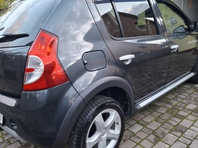 Серый Дачия Сандеро, объемом двигателя 1.6 л и пробегом 200 тыс. км за 6400 $, фото 3 на Automoto.ua