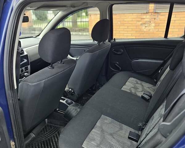 Синій Дачія Sandero, об'ємом двигуна 1.4 л та пробігом 171 тис. км за 4500 $, фото 5 на Automoto.ua