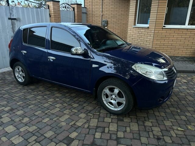 Синий Дачия Сандеро, объемом двигателя 1.4 л и пробегом 152 тыс. км за 3950 $, фото 4 на Automoto.ua