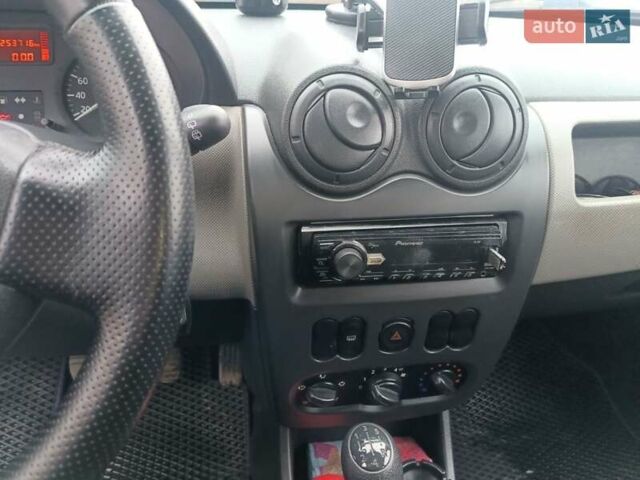 Синий Дачия Сандеро, объемом двигателя 1.39 л и пробегом 253 тыс. км за 4200 $, фото 16 на Automoto.ua