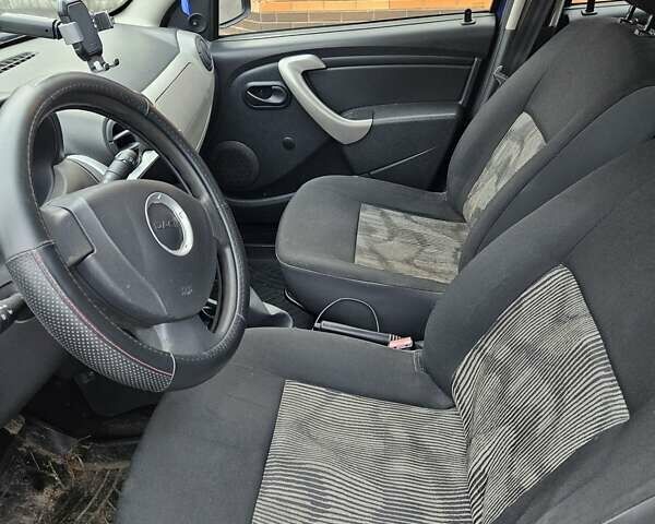 Синій Дачія Sandero, об'ємом двигуна 1.4 л та пробігом 171 тис. км за 4500 $, фото 7 на Automoto.ua