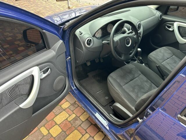 Синий Дачия Сандеро, объемом двигателя 1.4 л и пробегом 152 тыс. км за 3950 $, фото 10 на Automoto.ua