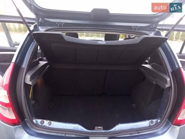 Синій Дачія Sandero, об'ємом двигуна 1.6 л та пробігом 151 тис. км за 4850 $, фото 11 на Automoto.ua