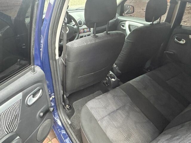 Синий Дачия Сандеро, объемом двигателя 1.4 л и пробегом 152 тыс. км за 3950 $, фото 13 на Automoto.ua