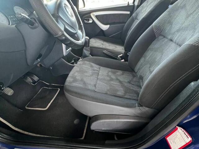 Синий Дачия Сандеро, объемом двигателя 0 л и пробегом 182 тыс. км за 4500 $, фото 6 на Automoto.ua