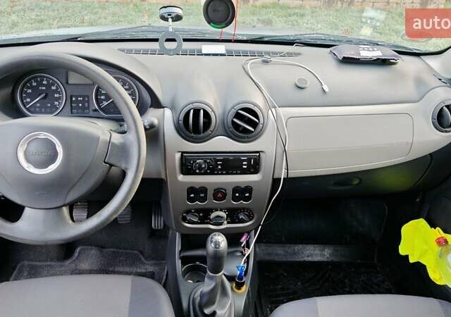 Синий Дачия Сандеро, объемом двигателя 1.6 л и пробегом 110 тыс. км за 4300 $, фото 4 на Automoto.ua