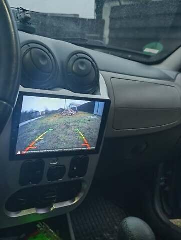 Синий Дачия Сандеро, объемом двигателя 1.6 л и пробегом 221 тыс. км за 5500 $, фото 5 на Automoto.ua