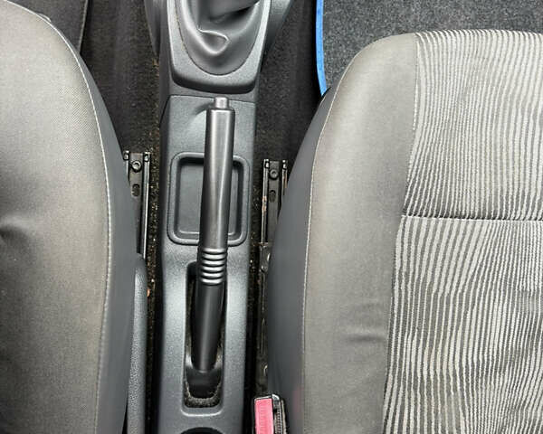 Синий Дачия Сандеро, объемом двигателя 1.2 л и пробегом 140 тыс. км за 4499 $, фото 101 на Automoto.ua