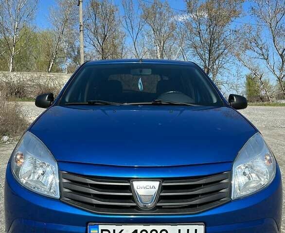Синий Дачия Сандеро, объемом двигателя 1.2 л и пробегом 221 тыс. км за 3900 $, фото 2 на Automoto.ua