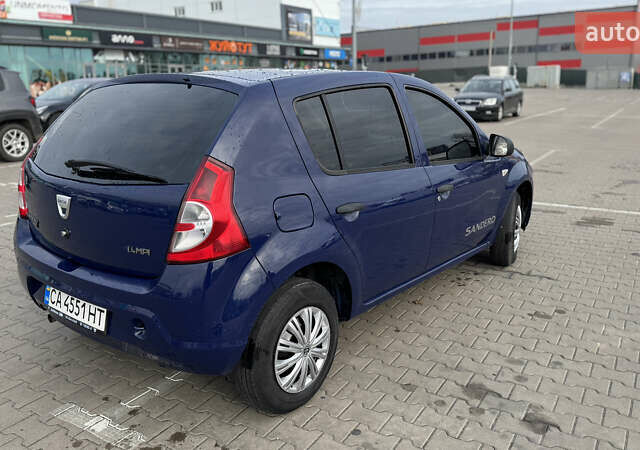 Синий Дачия Сандеро, объемом двигателя 1.4 л и пробегом 146 тыс. км за 3900 $, фото 3 на Automoto.ua