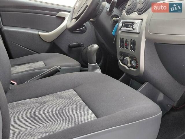 Синий Дачия Сандеро, объемом двигателя 1.4 л и пробегом 90 тыс. км за 4499 $, фото 66 на Automoto.ua