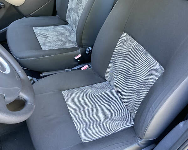 Синий Дачия Сандеро, объемом двигателя 1.4 л и пробегом 147 тыс. км за 4750 $, фото 19 на Automoto.ua