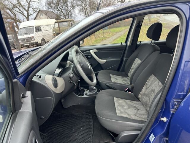 Синій Дачія Sandero, об'ємом двигуна 1.1 л та пробігом 165 тис. км за 3999 $, фото 11 на Automoto.ua