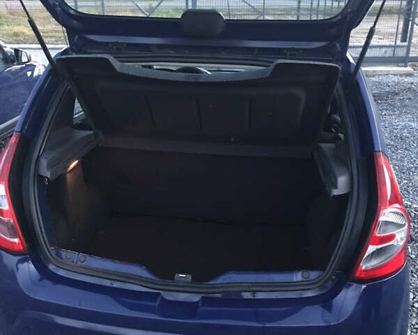Синій Дачія Sandero, об'ємом двигуна 1.4 л та пробігом 90 тис. км за 3900 $, фото 4 на Automoto.ua