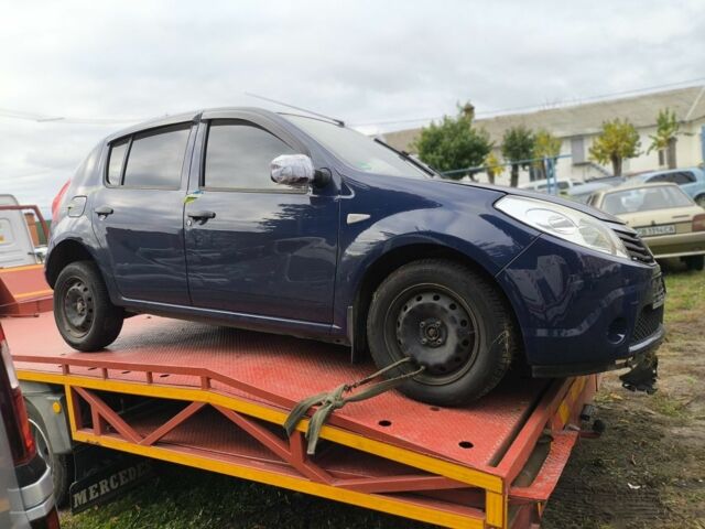 Синий Дачия Сандеро, объемом двигателя 1.4 л и пробегом 147 тыс. км за 1900 $, фото 1 на Automoto.ua