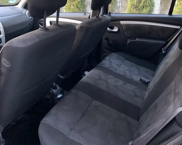 Синій Дачія Sandero, об'ємом двигуна 1.39 л та пробігом 315 тис. км за 2850 $, фото 13 на Automoto.ua