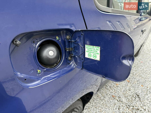 Синий Дачия Сандеро, объемом двигателя 1.2 л и пробегом 140 тыс. км за 4499 $, фото 51 на Automoto.ua