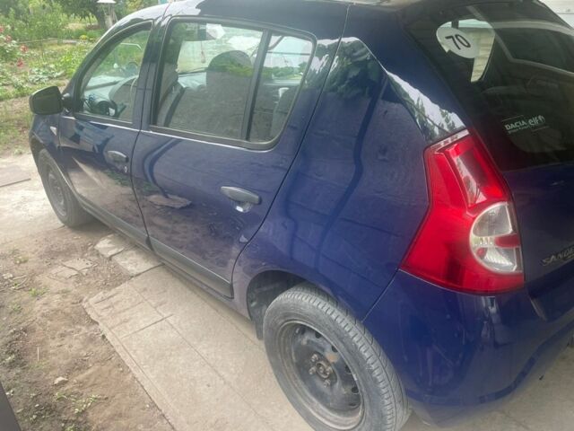 Синий Дачия Сандеро, объемом двигателя 1.1 л и пробегом 209 тыс. км за 3700 $, фото 2 на Automoto.ua