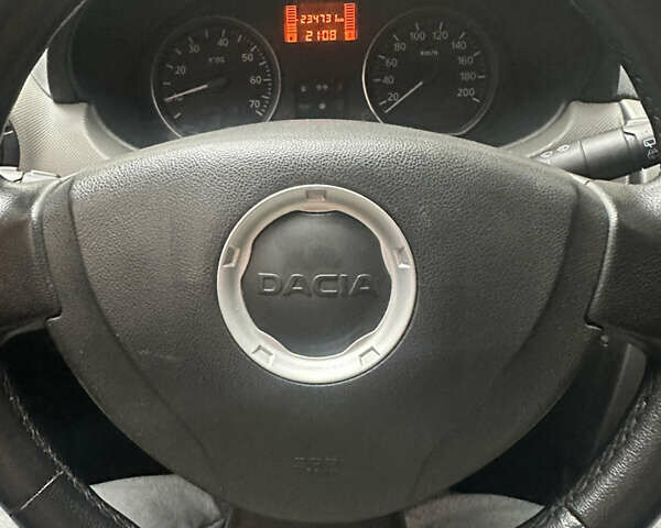 Дачия Сандеро 2009 в Полтаве на Automoto.ua Синий Дачия Сандеро, объемом двигателя 1.39 л и пробегом 234 тыс. км за 4500 $, фото 4 на Automoto.ua