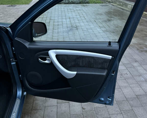 Синий Дачия Сандеро, объемом двигателя 1.6 л и пробегом 200 тыс. км за 5700 $, фото 25 на Automoto.ua