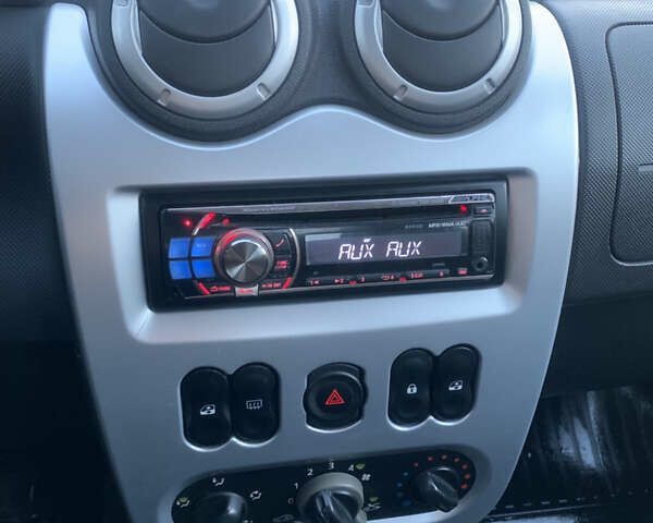 Синій Дачія Sandero, об'ємом двигуна 1.39 л та пробігом 315 тис. км за 2850 $, фото 17 на Automoto.ua