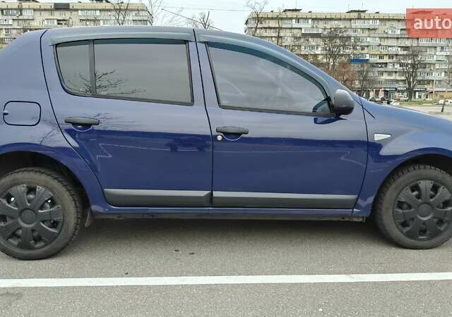 Синий Дачия Сандеро, объемом двигателя 1.1 л и пробегом 216 тыс. км за 3650 $, фото 4 на Automoto.ua