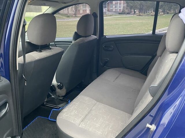 Синий Дачия Сандеро, объемом двигателя 1.4 л и пробегом 219 тыс. км за 4800 $, фото 5 на Automoto.ua