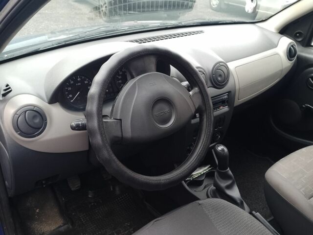 Синий Дачия Сандеро, объемом двигателя 1.4 л и пробегом 129 тыс. км за 3700 $, фото 5 на Automoto.ua