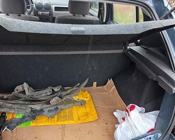 Дачія Sandero 2009 у Новомиргороде на Automoto.ua Синій Дачія Sandero, об'ємом двигуна 1.4 л та пробігом 112 тис. км за 2000 $, фото 4 на Automoto.ua