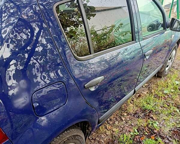 Синий Дачия Сандеро, объемом двигателя 1.1 л и пробегом 202 тыс. км за 3800 $, фото 5 на Automoto.ua