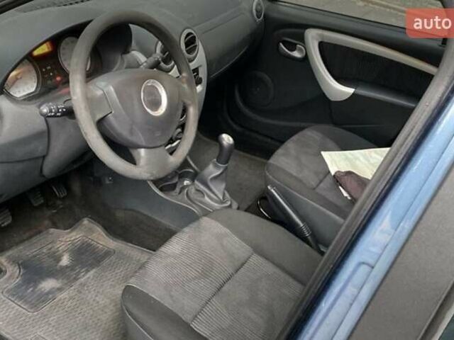 Синий Дачия Сандеро, объемом двигателя 1.6 л и пробегом 135 тыс. км за 5500 $, фото 4 на Automoto.ua