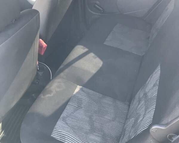 Дачія Sandero 2009 у Дніпро (Дніпропетровську) на Automoto.ua Синій Дачія Sandero, об'ємом двигуна 1.2 л та пробігом 380 тис. км за 4000 $, фото 4 на Automoto.ua