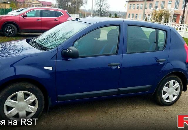 Синий Дачия Сандеро, объемом двигателя 1.4 л и пробегом 244 тыс. км за 5000 $, фото 2 на Automoto.ua