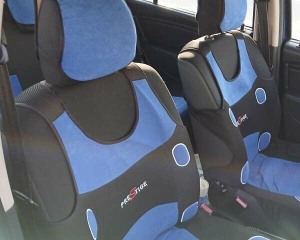Синий Дачия Сандеро, объемом двигателя 1.4 л и пробегом 160 тыс. км за 4500 $, фото 4 на Automoto.ua