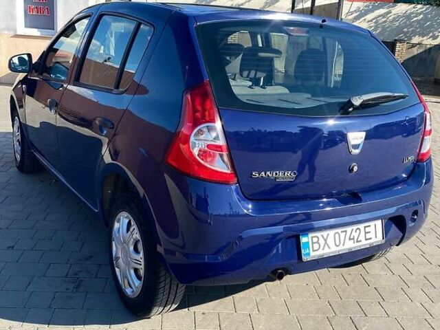 Синий Дачия Сандеро, объемом двигателя 1.39 л и пробегом 134 тыс. км за 4000 $, фото 2 на Automoto.ua