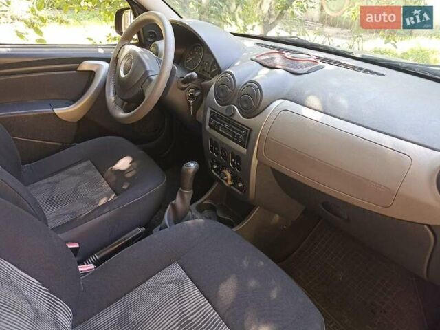 Синий Дачия Сандеро, объемом двигателя 1.15 л и пробегом 194 тыс. км за 3900 $, фото 9 на Automoto.ua