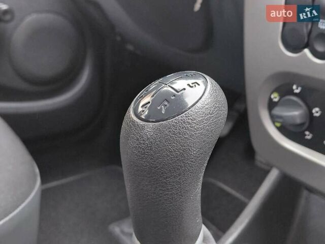 Синий Дачия Сандеро, объемом двигателя 1.4 л и пробегом 90 тыс. км за 4499 $, фото 69 на Automoto.ua