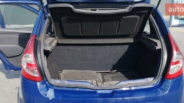 Синій Дачія Sandero, об'ємом двигуна 1.4 л та пробігом 191 тис. км за 4000 $, фото 9 на Automoto.ua
