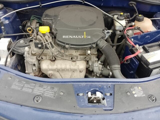 Синий Дачия Сандеро, объемом двигателя 1.4 л и пробегом 129 тыс. км за 3700 $, фото 2 на Automoto.ua