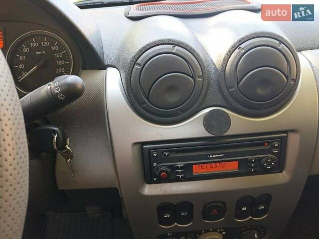 Синий Дачия Сандеро, объемом двигателя 1.15 л и пробегом 194 тыс. км за 3900 $, фото 5 на Automoto.ua