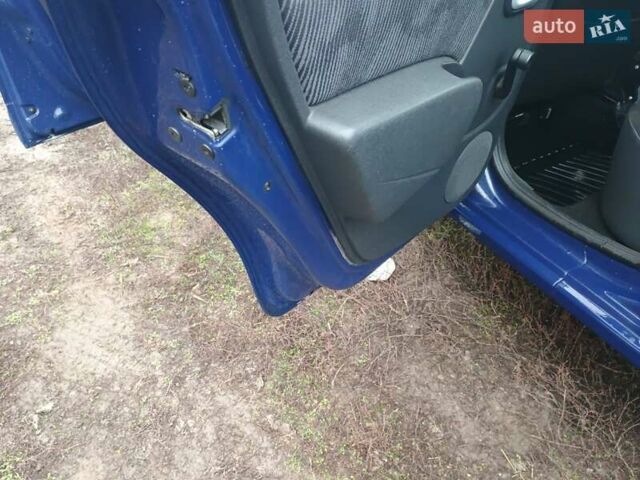 Синий Дачия Сандеро, объемом двигателя 1.39 л и пробегом 217 тыс. км за 5300 $, фото 10 на Automoto.ua