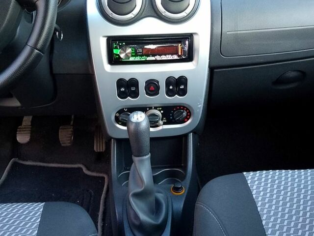 Синій Дачія Sandero, об'ємом двигуна 1.4 л та пробігом 170 тис. км за 4699 $, фото 8 на Automoto.ua