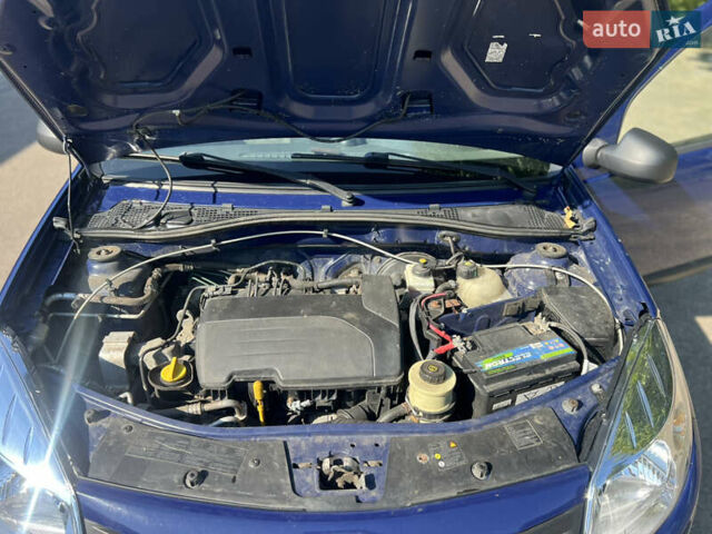 Синій Дачія Sandero, об'ємом двигуна 1.15 л та пробігом 217 тис. км за 3900 $, фото 7 на Automoto.ua
