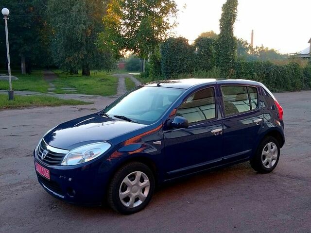 Синій Дачія Sandero, об'ємом двигуна 1.4 л та пробігом 170 тис. км за 4699 $, фото 2 на Automoto.ua