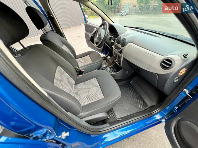 Синій Дачія Sandero, об'ємом двигуна 1.2 л та пробігом 195 тис. км за 5100 $, фото 10 на Automoto.ua